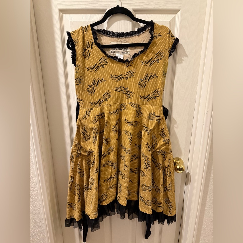 Effie's Heart EUC L Mustard Airplane Print Dress